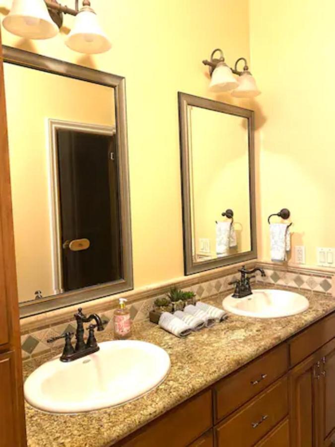 Private Master Suite With Sauna And Bathtub Fair Oaks Exterior photo